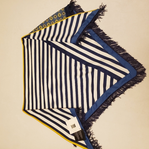 Reversible Scarf or Wrap - Picture 2 of 14